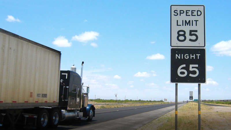 Illustration for article titled Speed Limits and MPG Rant